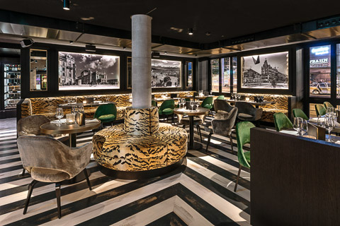 Fischgrät Eiche Black&White Central Plaza Zürich 1