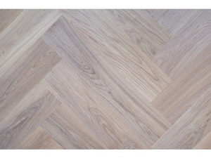 Parquet en chevrons chêne Alba 700 x 140 x 11 mm